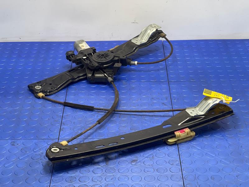 2012 Land Rover Evoque Front Door Regulator