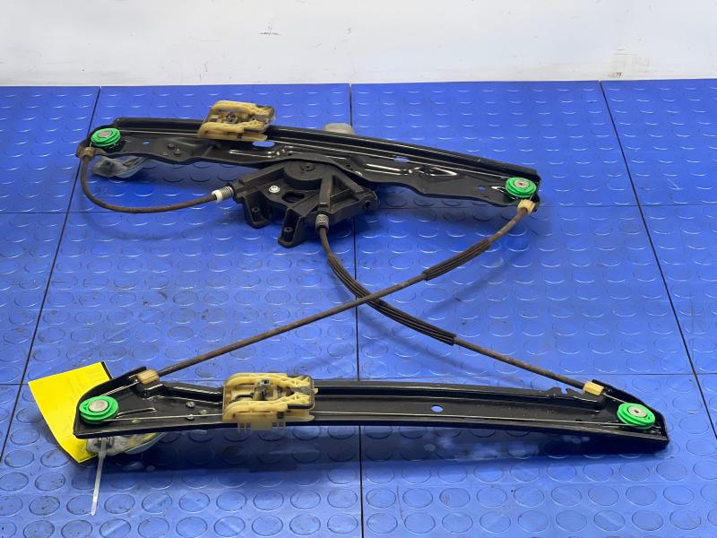 2012 Land Rover Evoque Front Door Regulator
