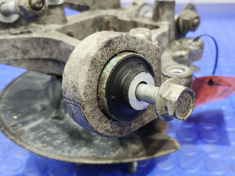 2009 Chevrolet Malibu Rear Knuckle/Stub Axle