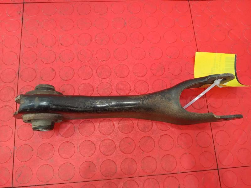 2016 Chrysler 200 Lower Control Arm Rr