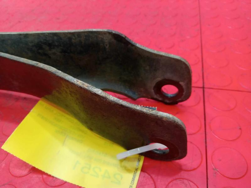 2016 Chrysler 200 Lower Control Arm Rr