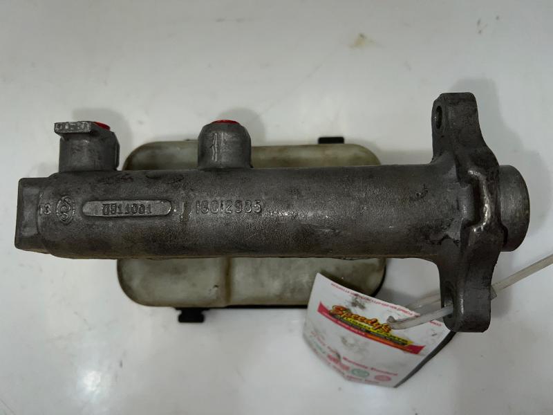 2001 GMC Savana 3500 Master Cylinder