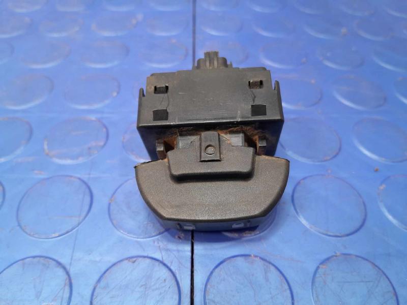 2013 Ford F-150 Door Switch Front