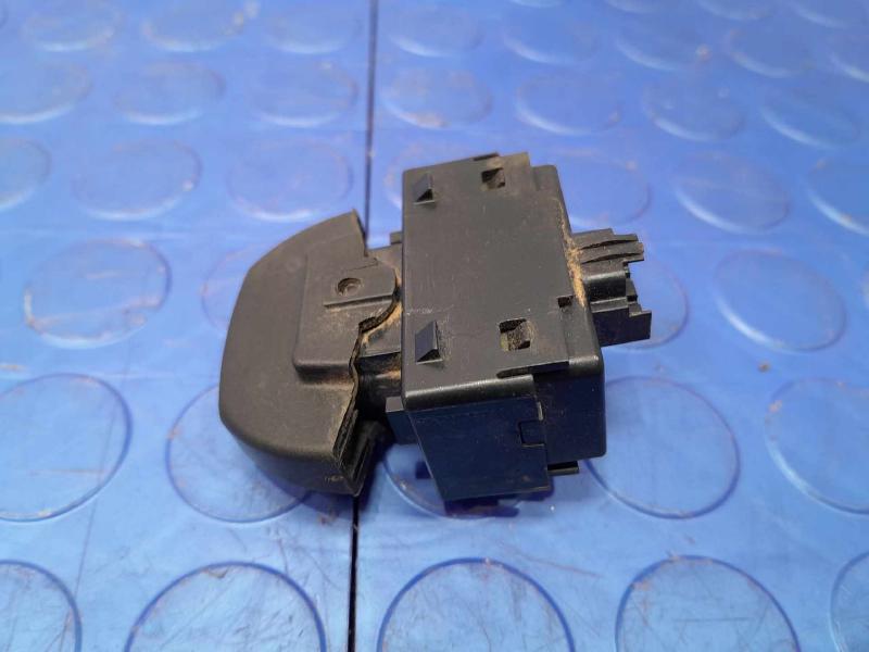 2013 Ford F-150 Door Switch Front