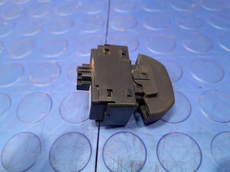 2013 Ford F-150 Door Switch Front