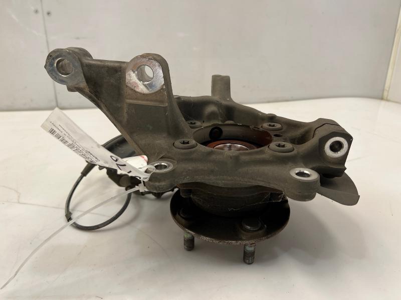 2016 2017 Hyundai Sonata Front Spindle Knuckle w/ Hub RH Passenger Side OEM 51711E6100