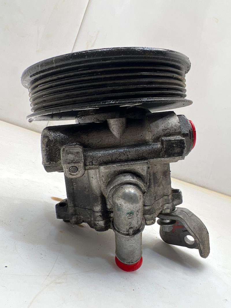 2010 - 2015 Jaguar XF 5.0L Power Steering Pump Assembly OEM C2P14021