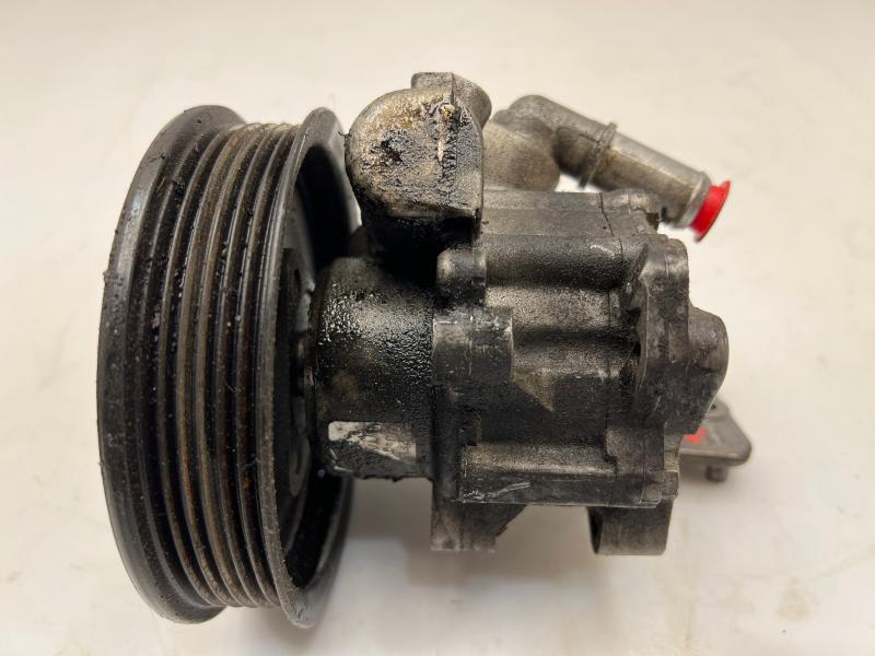 2010 - 2015 Jaguar XF 5.0L Power Steering Pump Assembly OEM C2P14021