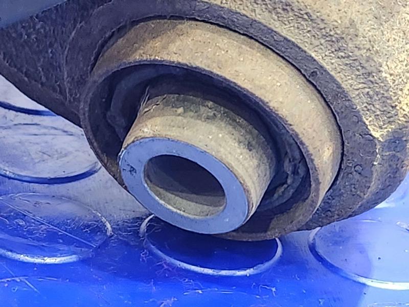 2011 Kia Sorento Rear Knuckle/Stub Axle