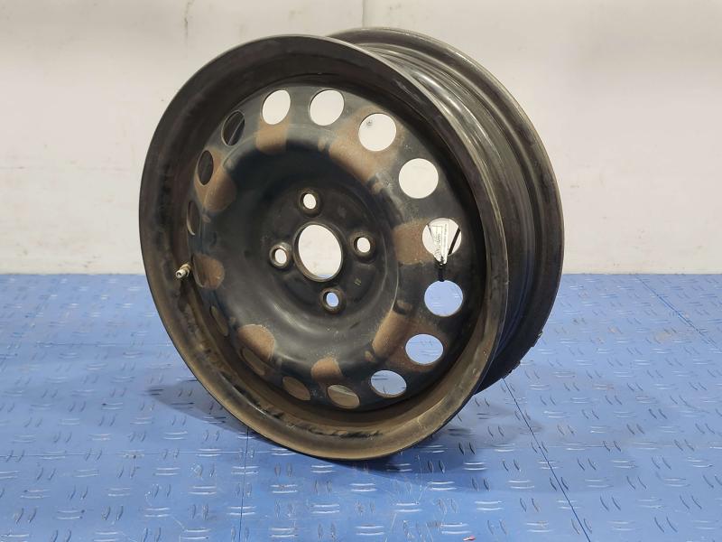2013 Toyota Yaris Wheel