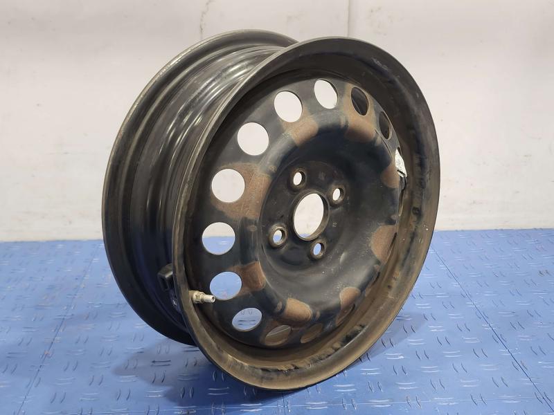 2013 Toyota Yaris Wheel