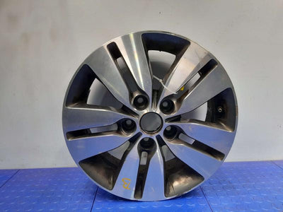 2013 Kia Forte Wheel