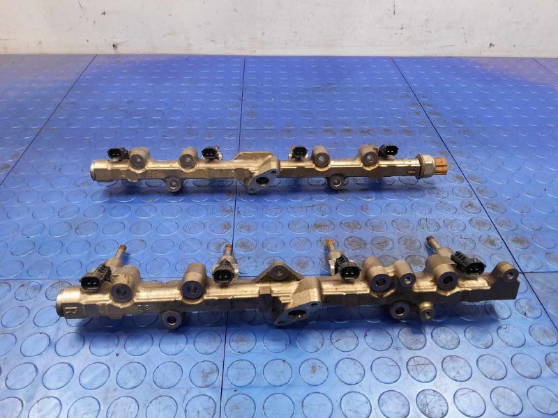 2017-2019 Nissan Titan 5.6L Gas Engine Fuel Rail Delivery Pipes with Injectors OEM 16600EZ30A