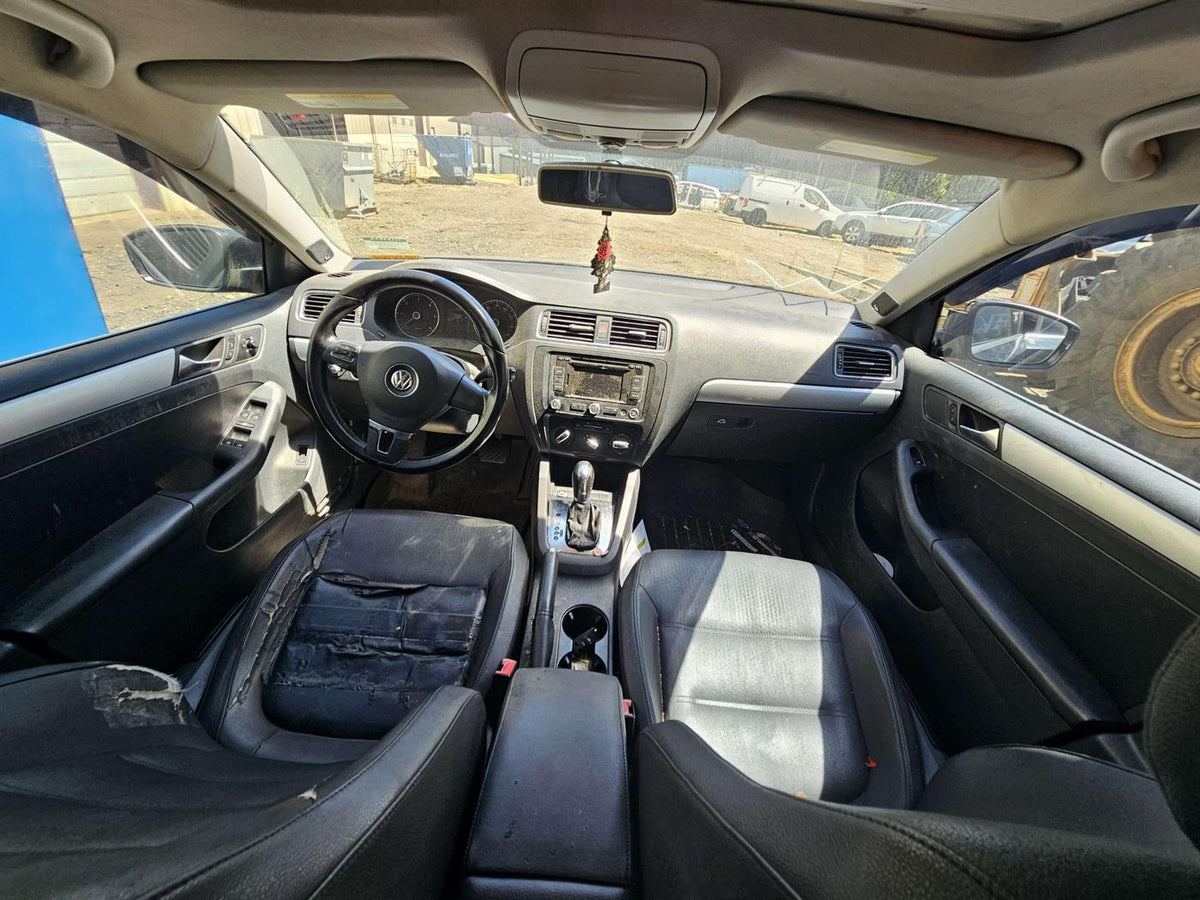 2012 Volkswagen Jetta Back Glass/Window
