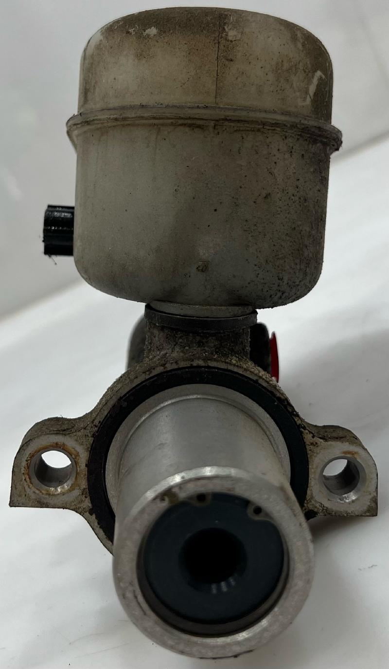 1999 Ford Econoline E-350 Master Cylinder