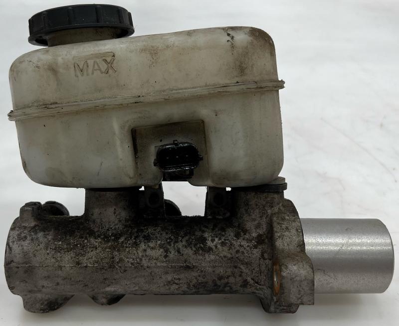 1999 Ford Econoline E-350 Master Cylinder