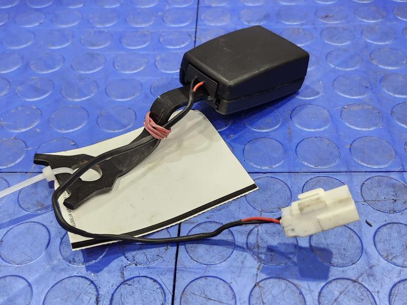 2011 Maserati Quattroporte Rear Seat Belt