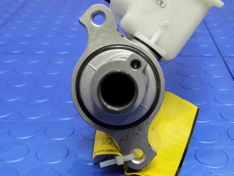 2013 Hyundai Santa Fe Master Cylinder