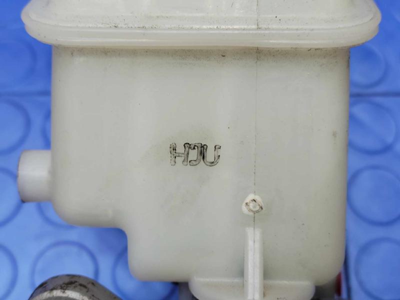 2013 Hyundai Santa Fe Master Cylinder