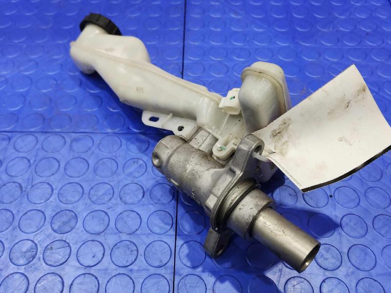 2016-2018 Lincoln MKX Brake Master Cylinder Assembly Genuine OEM J2GZ2140A