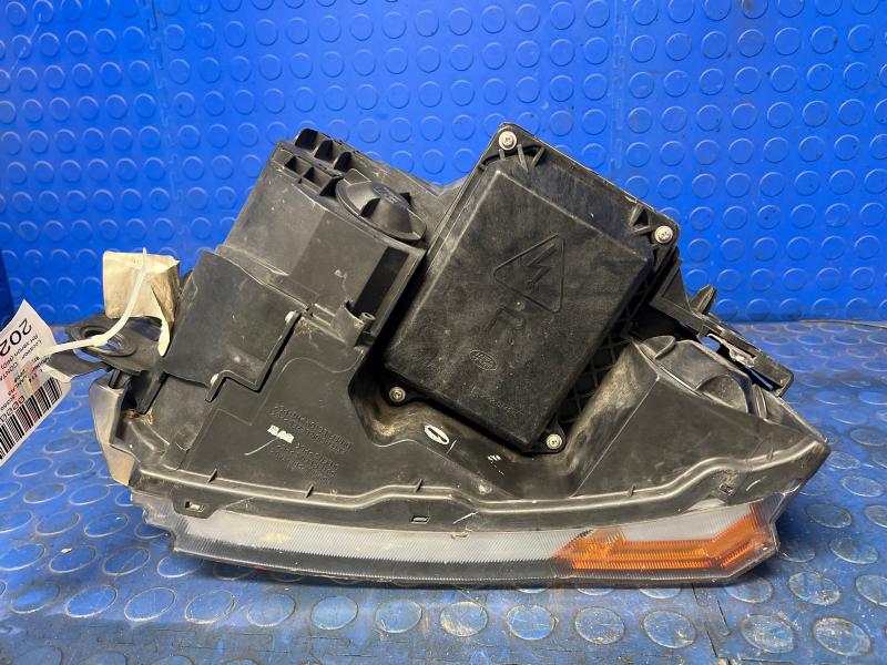 2006 Land Rover LR3 Headlamp Assembly