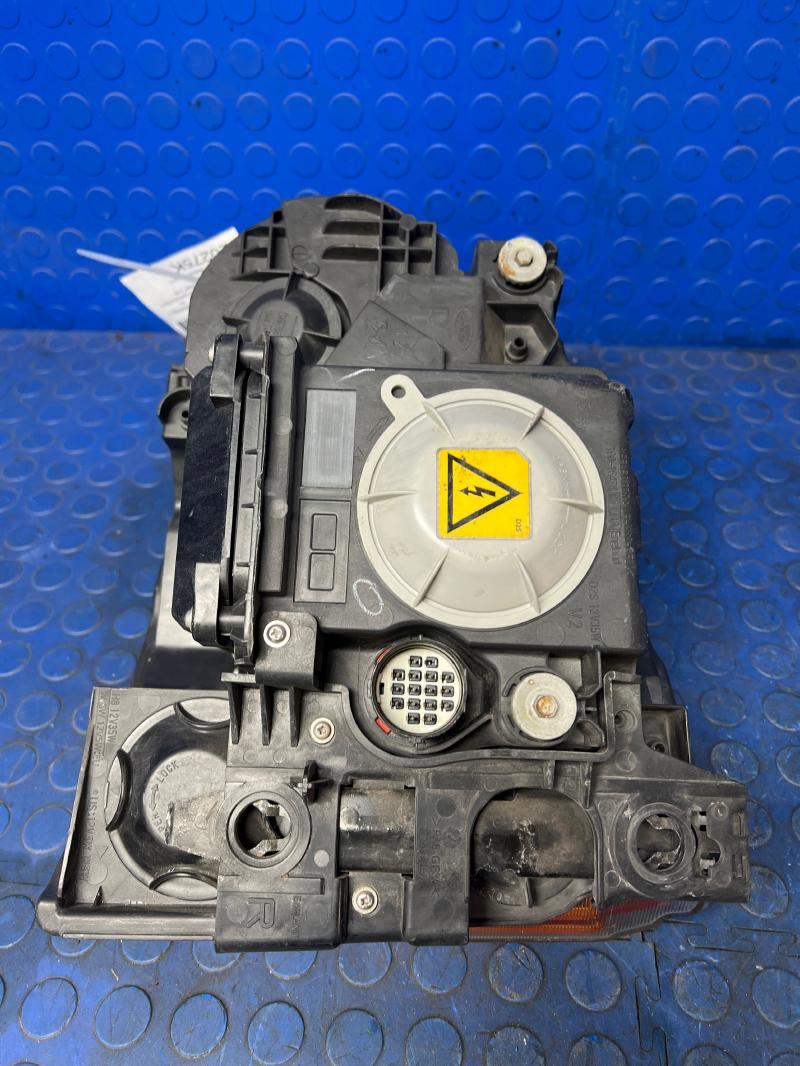 2006 Land Rover LR3 Headlamp Assembly
