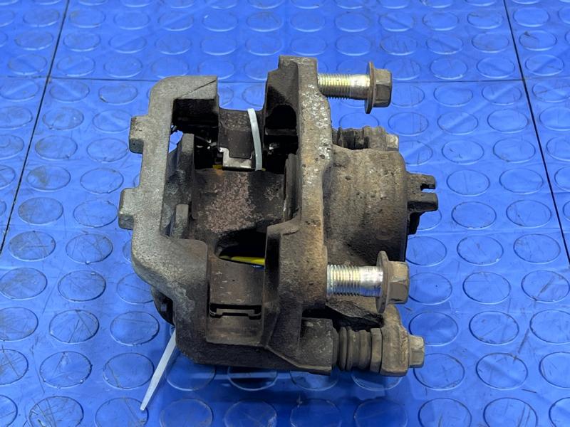 2014 Infiniti QX80 Caliper