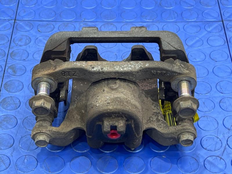 2014 Infiniti QX80 Caliper