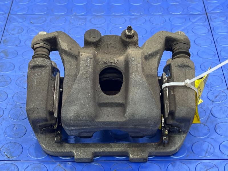 2014 Infiniti QX80 Caliper