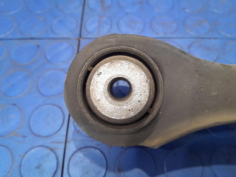 2017 GMC Acadia Lower Control Arm Rr