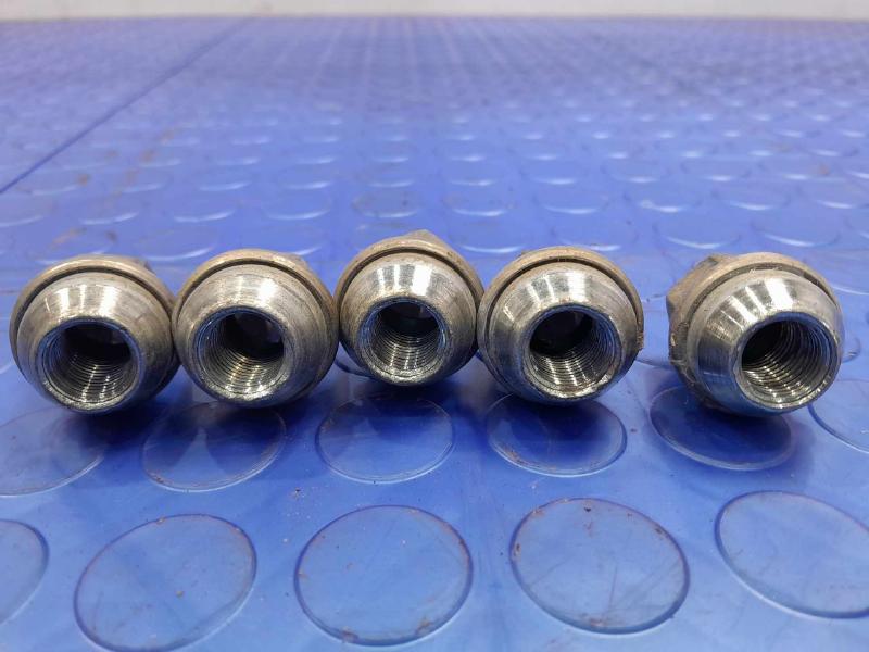 2022 Dodge Charger Lug Nuts