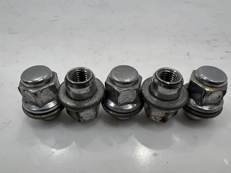 2013 Toyota Prius Lug Nuts