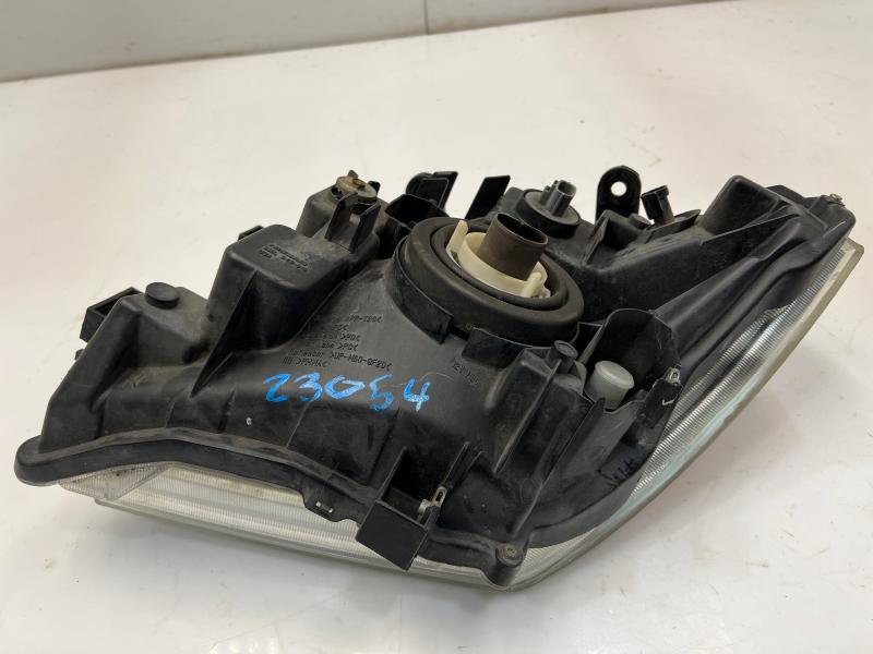 2005 - 2008 Nissan Frontier Headlight Assembly RH Passenger Side OEM 26010EA525