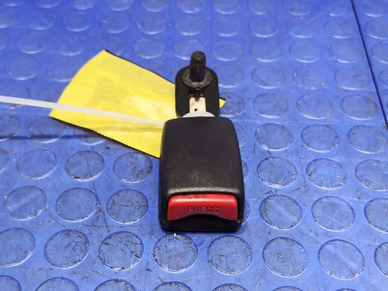 2015 Jeep Grand Cherokee Rear Seat Belt