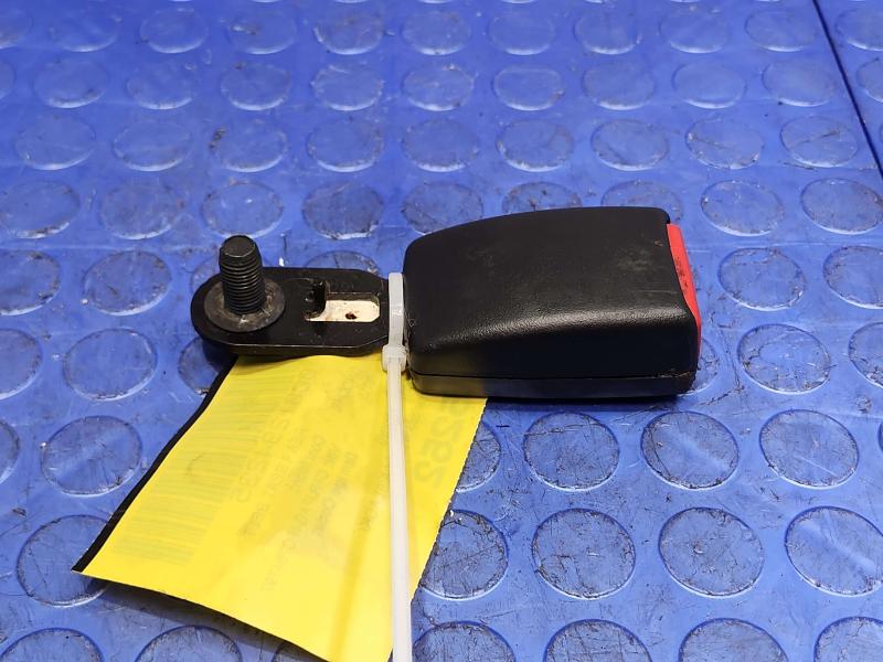 2015 Jeep Grand Cherokee Rear Seat Belt