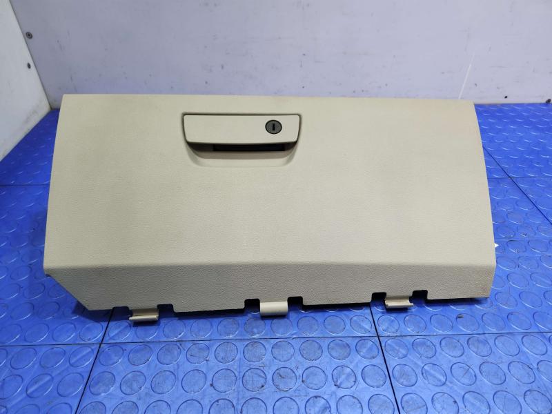 2012 Dodge Grand Caravan Glove Box