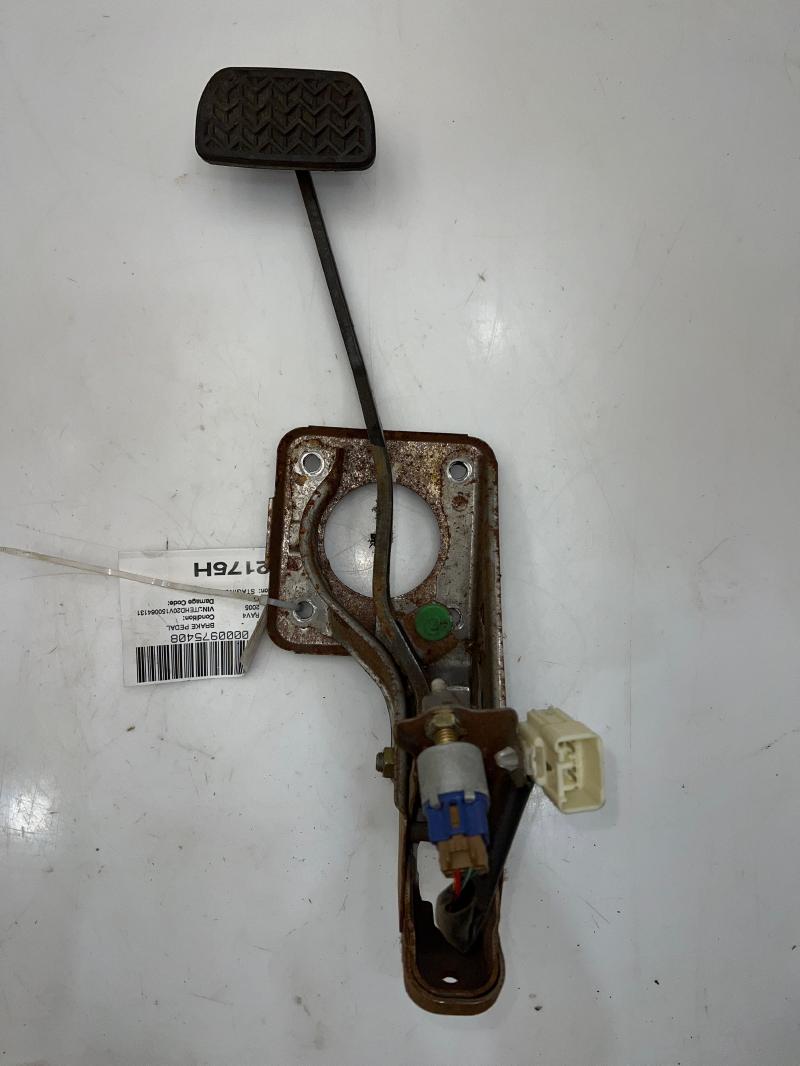 2004 2005 Toyota Rav4 Brake Pedal and Bracket OEM 5510642101