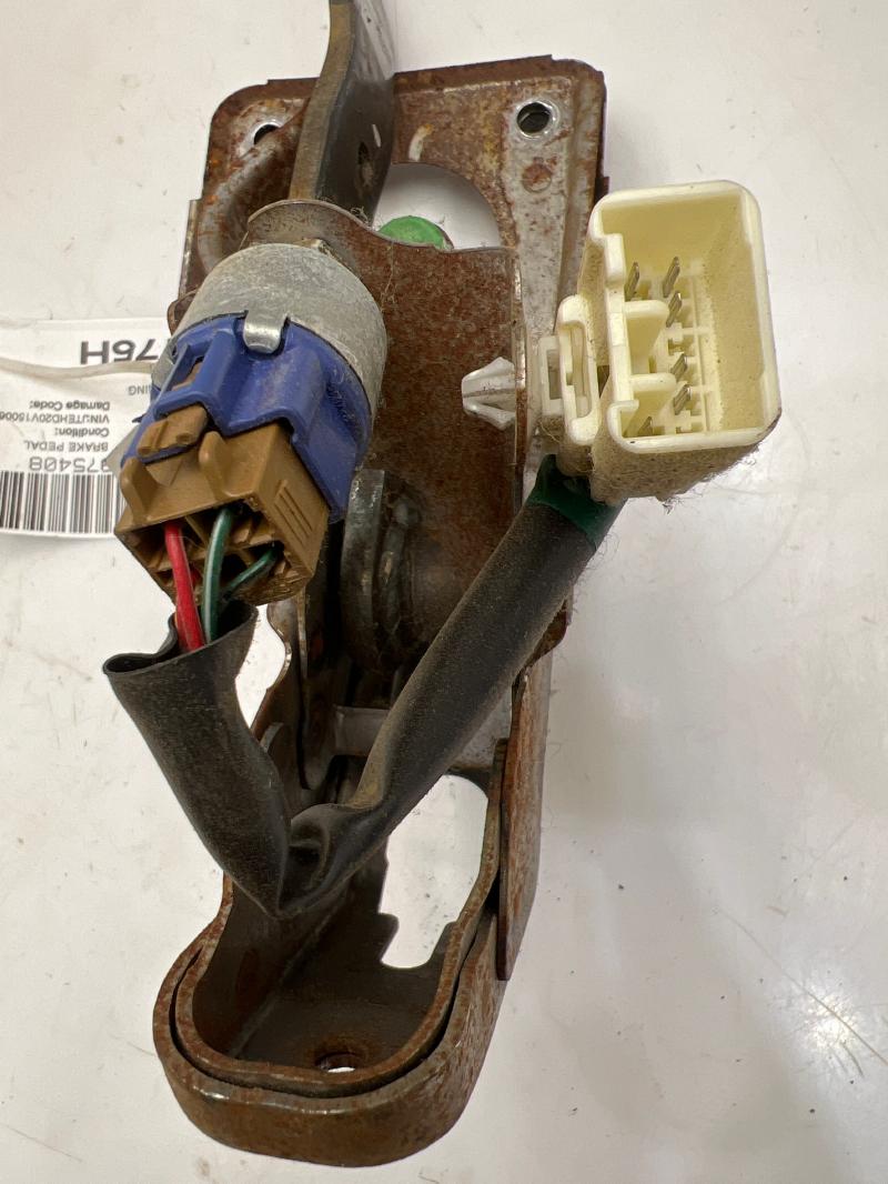 2004 2005 Toyota Rav4 Brake Pedal and Bracket OEM 5510642101