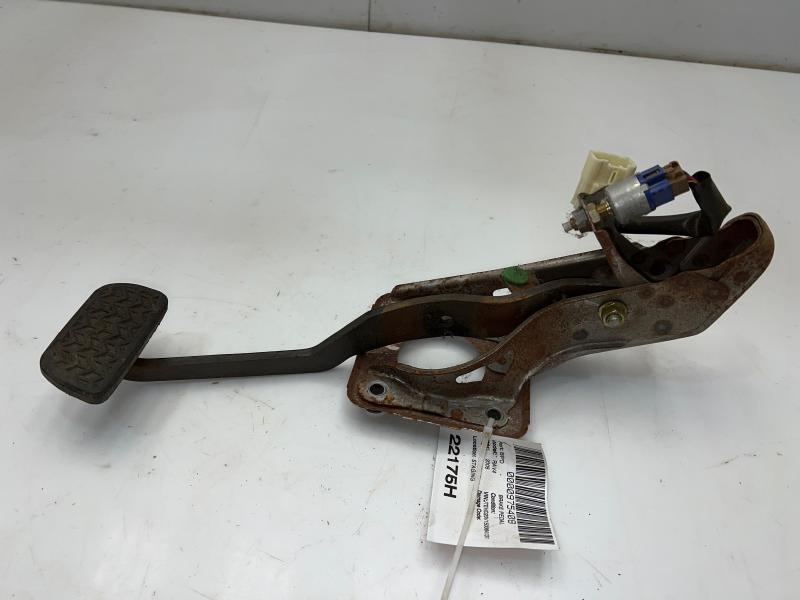 2004 2005 Toyota Rav4 Brake Pedal and Bracket OEM 5510642101