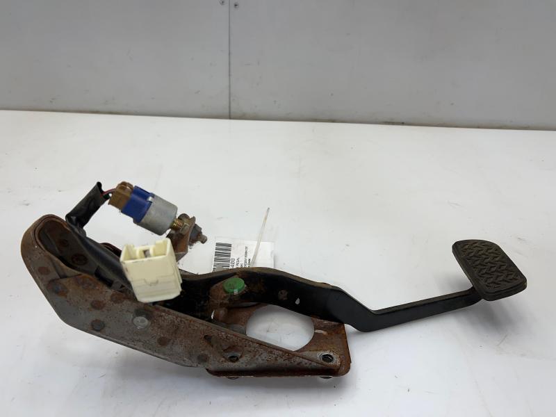 2004 2005 Toyota Rav4 Brake Pedal and Bracket OEM 5510642101