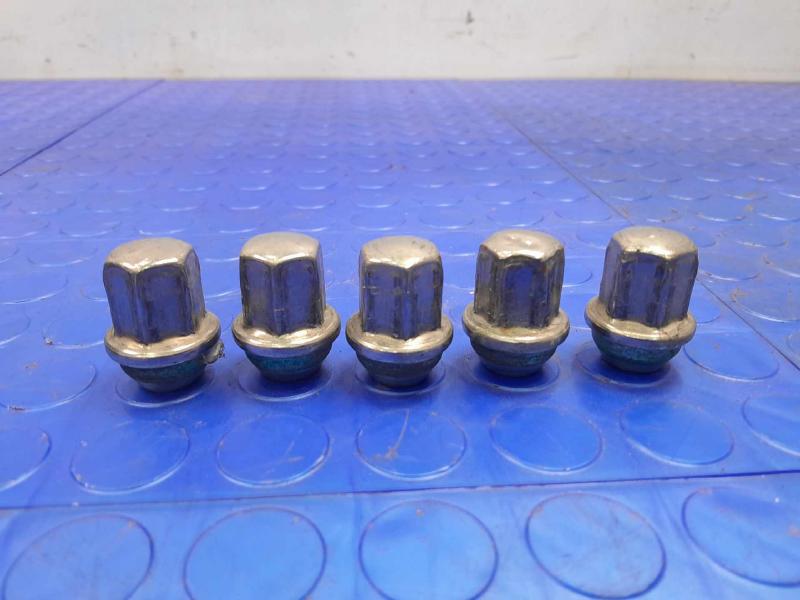 2018 Chevrolet Cruze Lug Nuts