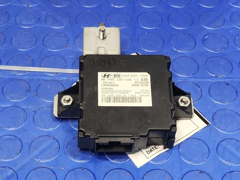 2012-2014 Hyundai Accent TPMS Air Pressure Monitor Control Module 958001R100