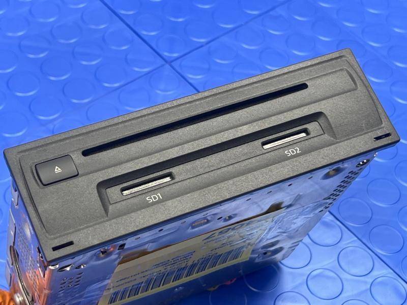 2019-2020 Audi A3 Radio Receiver Assembly Delphi Genuine OEM 8V1035652D