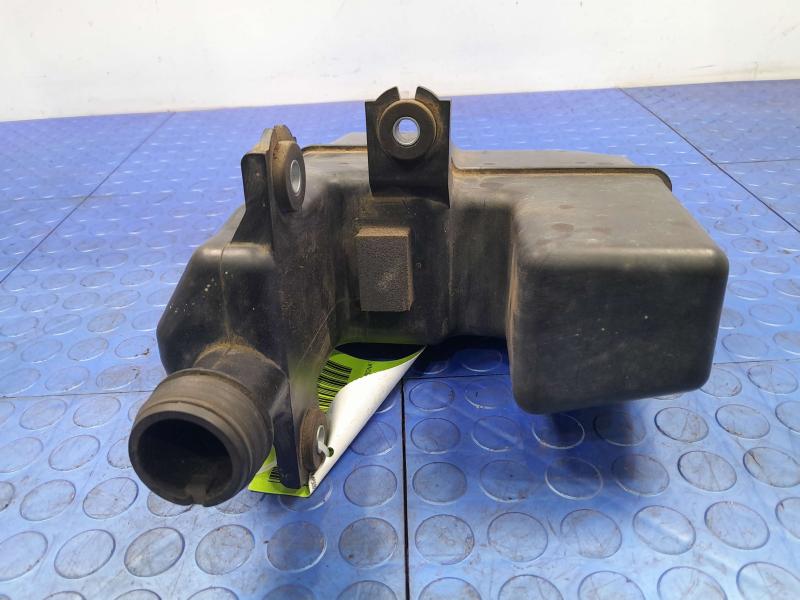 2010-2015 Hyundai Tucson Engine Air Lower Resonator Chamber OEM 281902S100