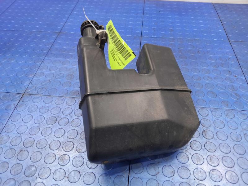 2010-2015 Hyundai Tucson Engine Air Lower Resonator Chamber OEM 281902S100