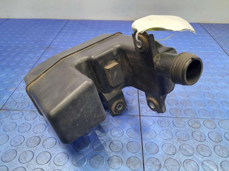 2010-2015 Hyundai Tucson Engine Air Lower Resonator Chamber OEM 281902S100