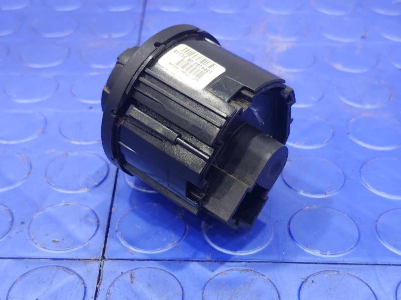 2013 Ford F-350 Super Duty Headlight Switch (Dash Mtd)