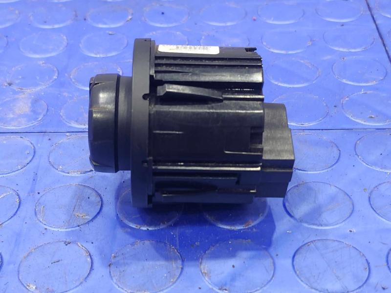 2013 Ford F-350 Super Duty Headlight Switch (Dash Mtd)