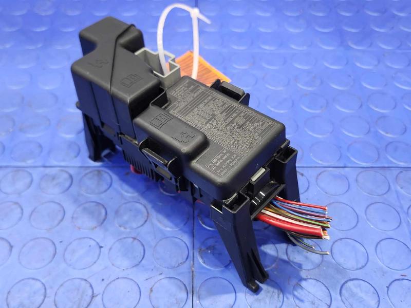 2011-2013 Volvo XC60 Cabin Fuse Box Relay Junction Block Genuine OEM