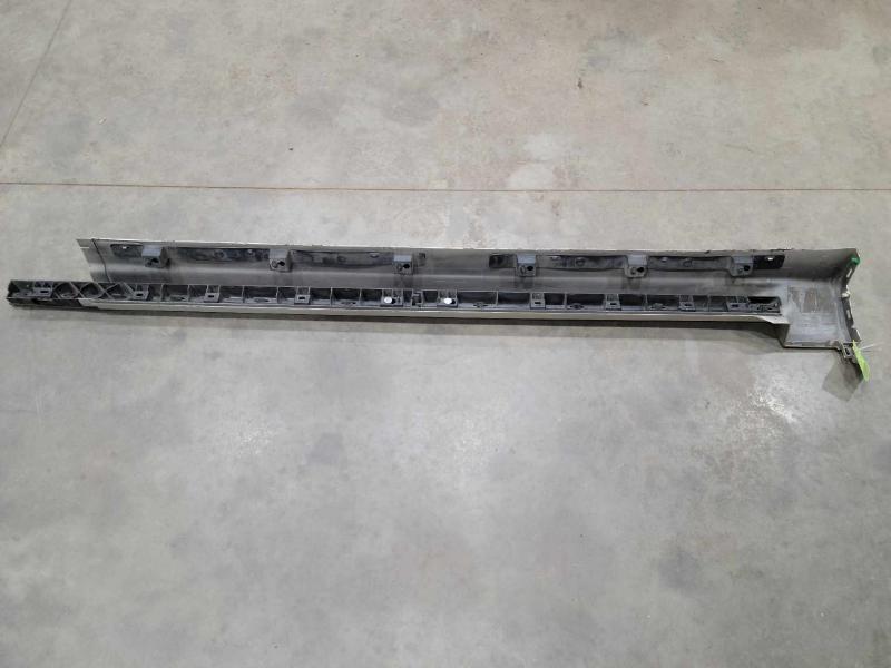 2016 Volvo XC90 Rocker Moulding